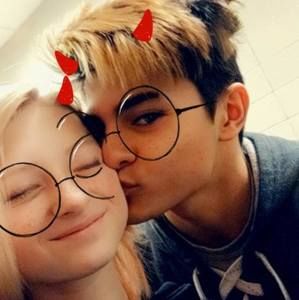 Meet your Posher, Derrick